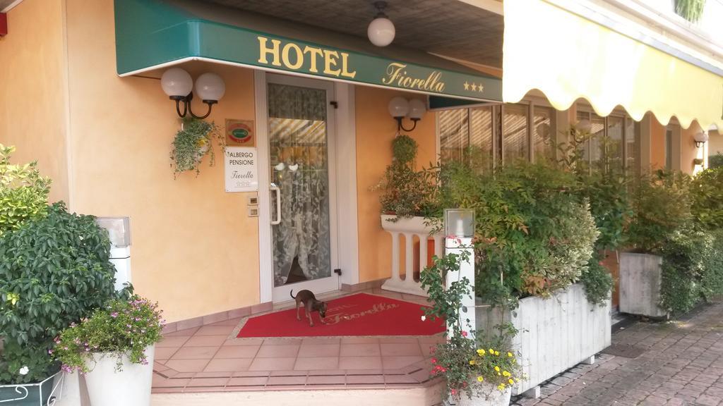 Hotel Fiorella Sirmione Exteriör bild